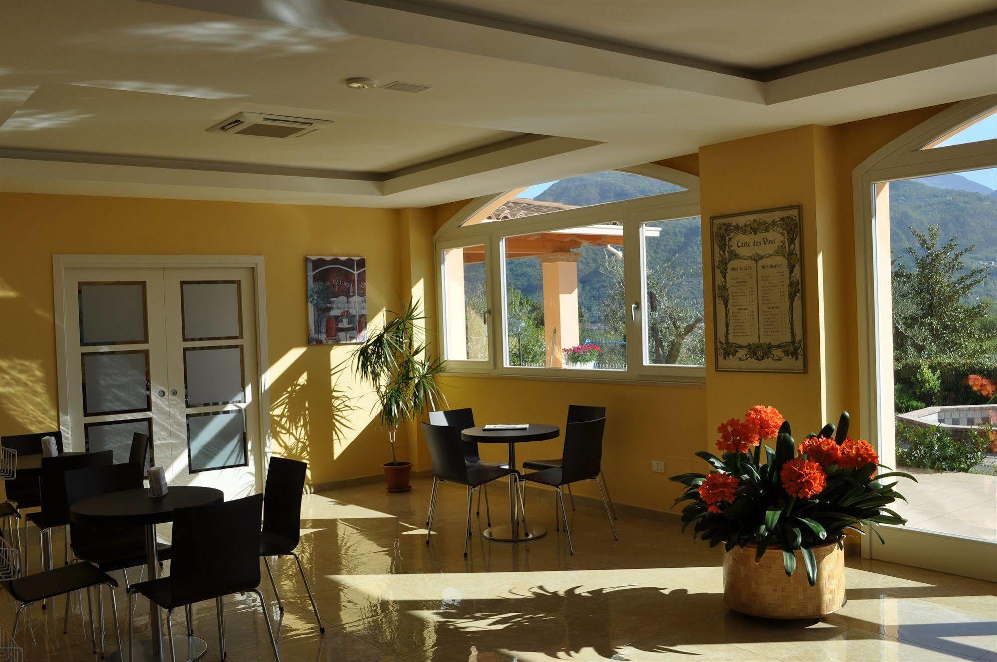 Hotel Panoramica Сало Экстерьер фото